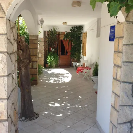 Apartament Marga *